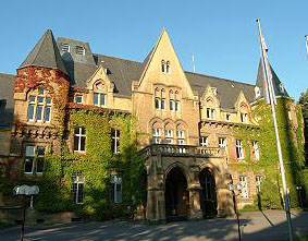 schlo&szlig; halberg
